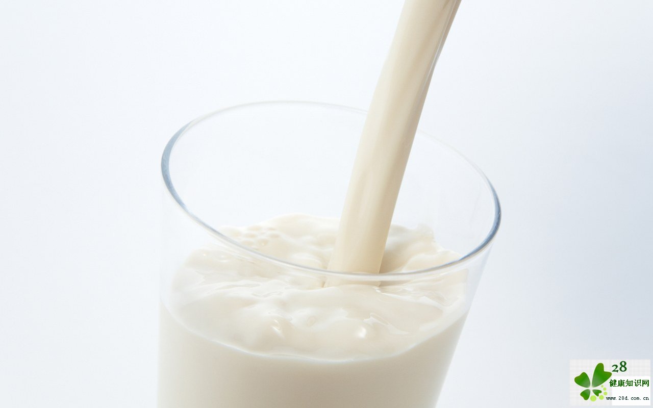 喝牛奶过量损害身体健康
