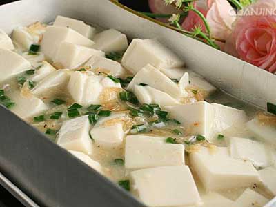 小葱拌豆腐常吃易缺钙 8种家常菜的错误搭配
