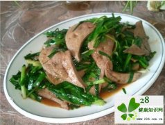 韭菜炒猪肝、土豆沙拉平民菜肴