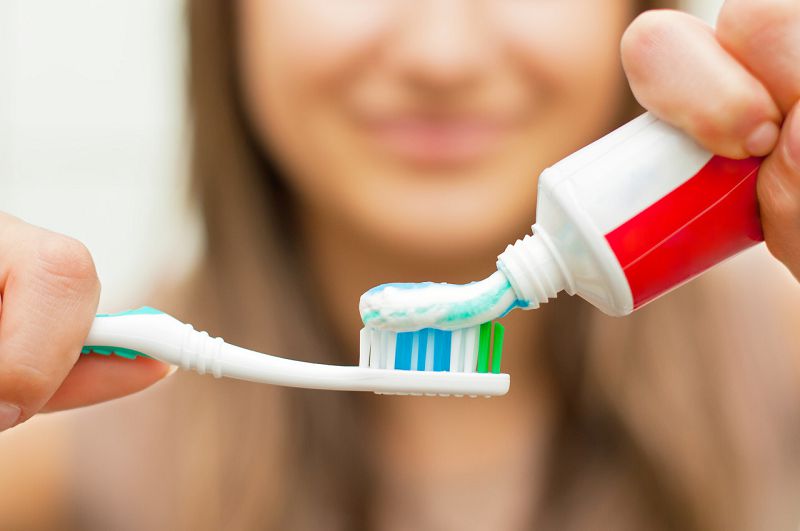 牙膏种类繁多该怎么挑？这4类牙膏要牢记，选择适合自己的是关键